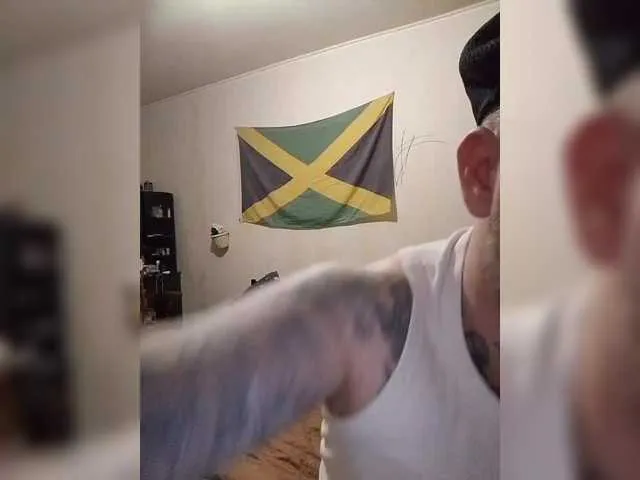 Offline AliceFoxy777 on BongaCams