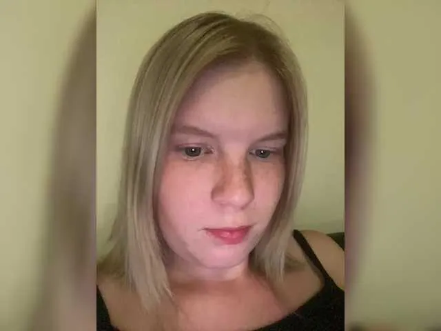 Offline Amelia2004 on BongaCams