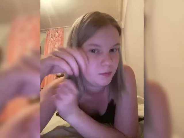 Offline Amelia2004 on BongaCams