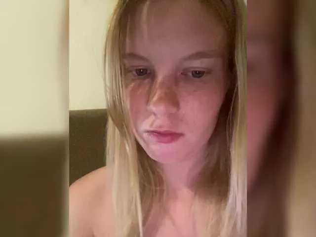 Offline Amelia2004 on BongaCams