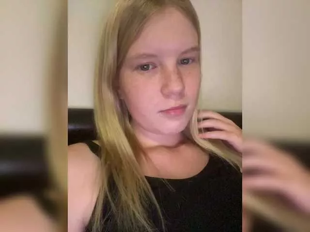 Offline Amelia2004 on BongaCams