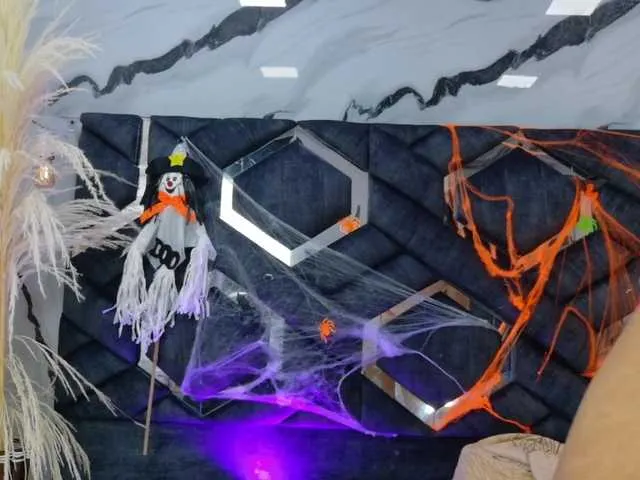 Offline Amy-Dowson on BongaCams