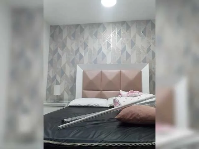 Offline BellaSaint on BongaCams