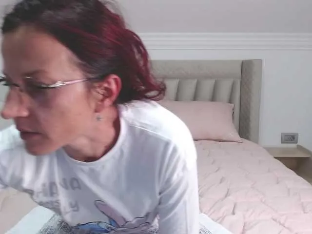 Offline catwoman90 on BongaCams