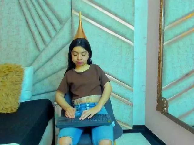 Offline CharlotteMuller on BongaCams