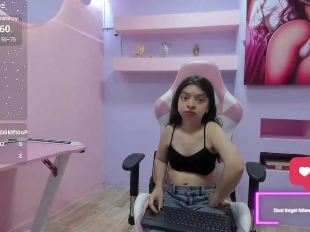 Offline CharlotteMuller on BongaCams