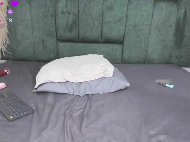 Offline Chloe-jackson25 on BongaCams