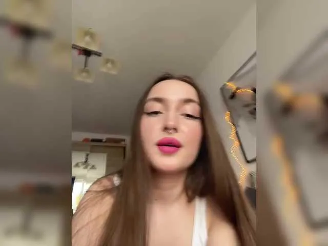 Freechat ChloeMeow on BongaCams