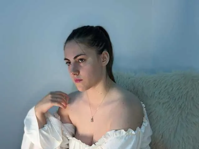 Freechat claireheart on BongaCams