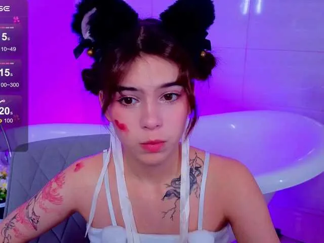 Offline CoralineJones on BongaCams