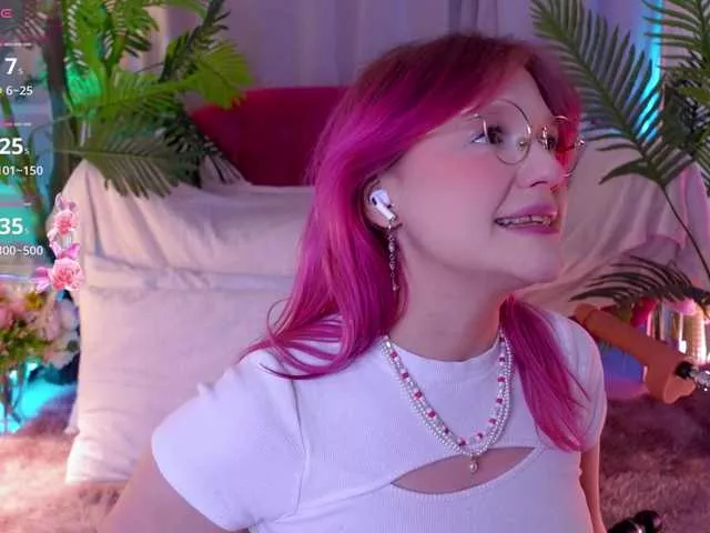 CrazyWine on BongaCams