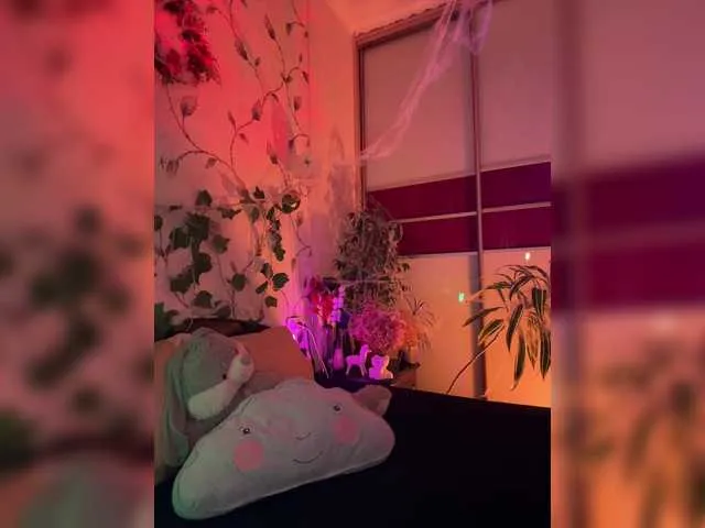 BongaCams CutieDollBC is Freechat CutieDollBC — Gentlemen, nice socializing, playing with me and my toy.