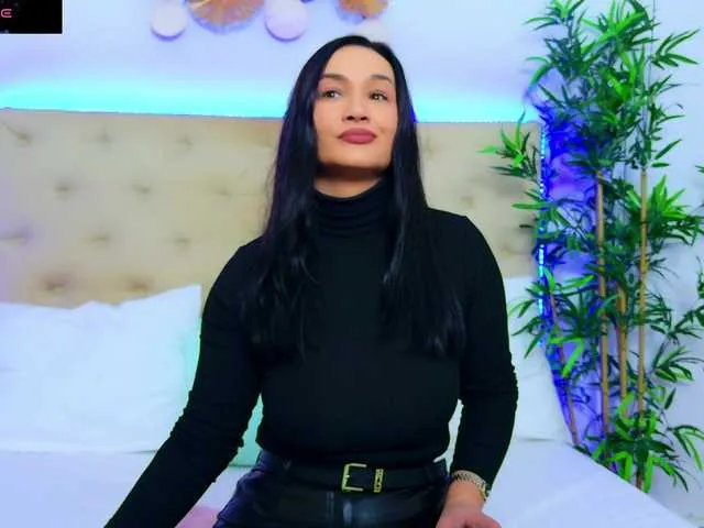 DaliyaArabian — I like relaxed people with a sense of humor. It will always be a turn on for me to see a man ready to do anything to make me laugh. Remember: If you can make a woman laugh, you can make her do everything