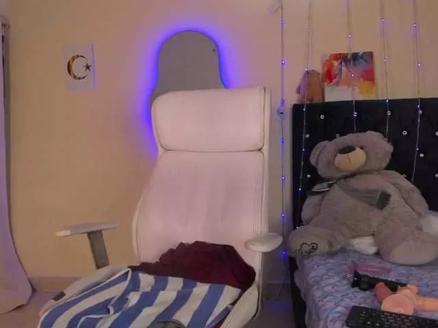 Offline Dana-Alabi on BongaCams