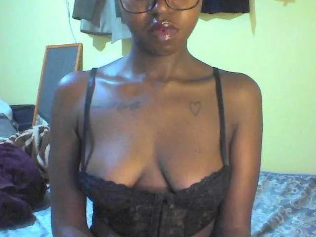 Offline Ebonymuse on BongaCams