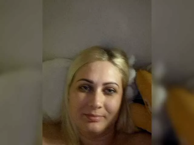 Freechat Enni1 on BongaCams