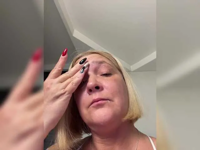 Offline Eva-Bella on BongaCams