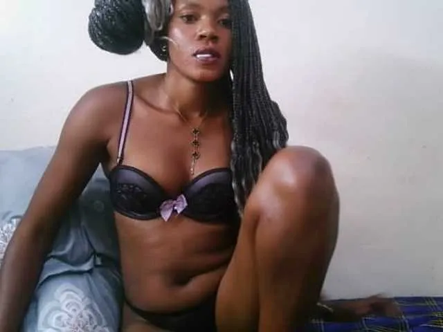 Offline Ginah3x on BongaCams