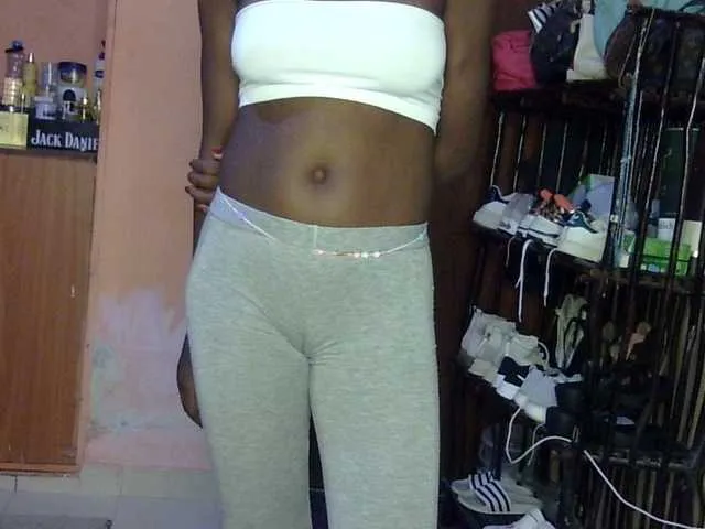 BongaCams Gladwell is Freechat Gladwell — Genuine compliments and good vibes
Roleplay, dirty talk, and playful teasing
Tips and encouragement during the show
Polite requests and mutual respect
Private shows with clear expectations