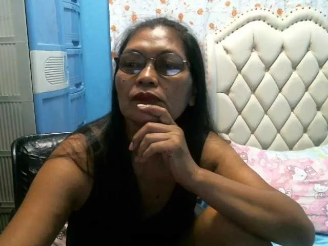Offline hOtGranny4u on BongaCams