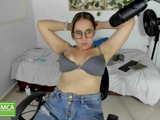 Offline isabelasweet on BongaCams