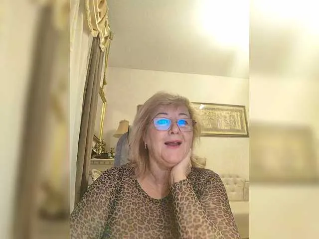 KarinkaSweet — Men who know the value of female pleasure are persistent in getting it and are open to experimentation. Polite, generous and taciturn men! If you're kind... if you use your imagination... and you encourage me to play :)