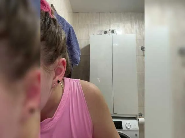 Offline KateMid on BongaCams