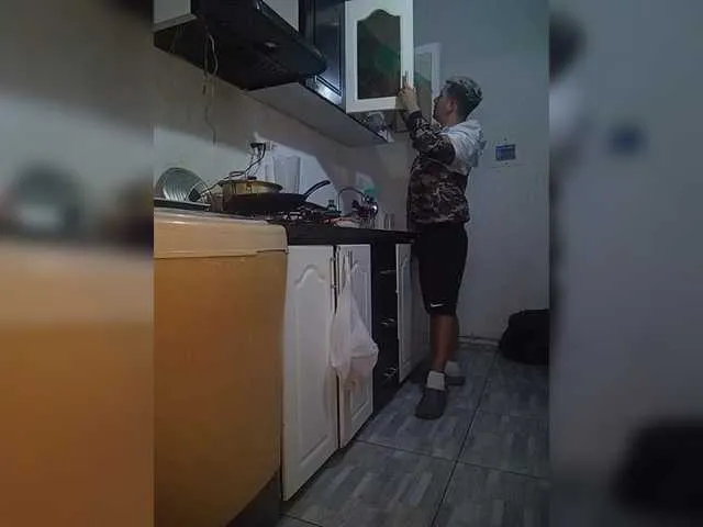 Freechat Kingofqueen23 on BongaCams