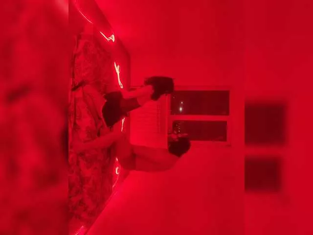 Offline KosmosAndPingvin on BongaCams