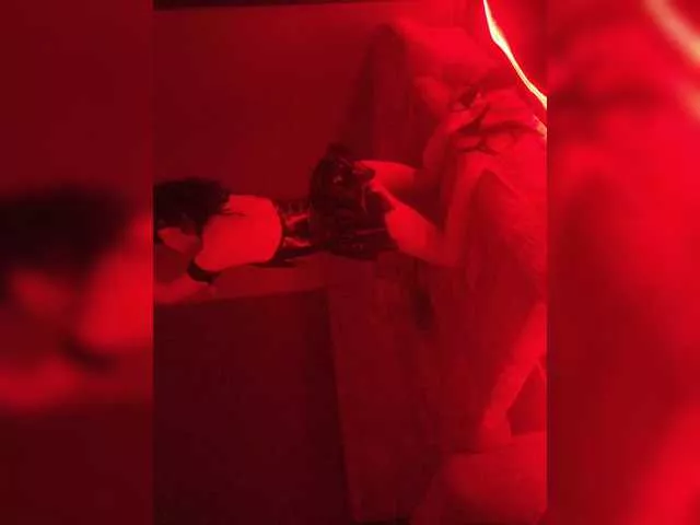 Offline KosmosAndPingvin on BongaCams