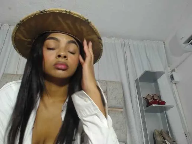 Offline KOURTNEY- on BongaCams