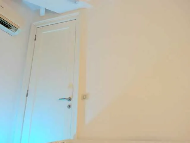 Offline kristinanice on BongaCams