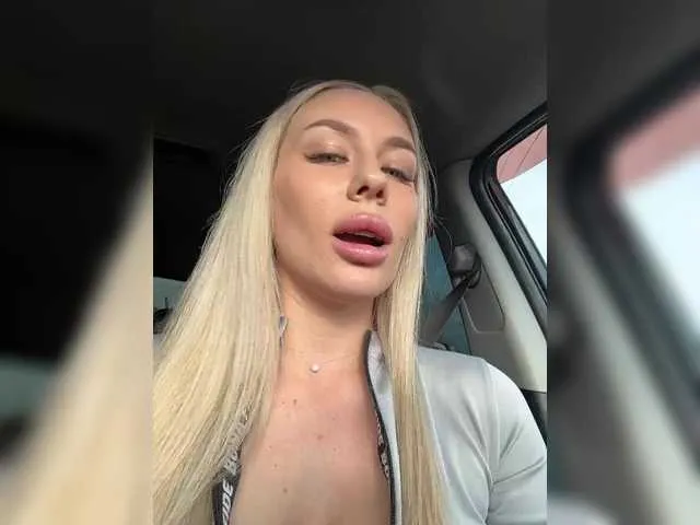 Offline Lovensesgirl on BongaCams