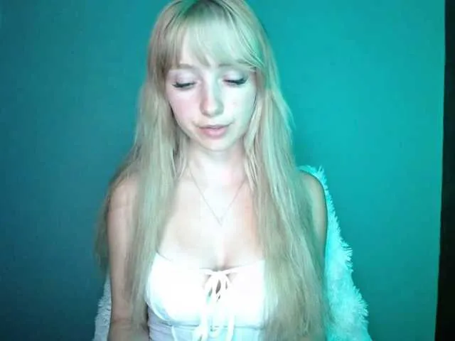 Offline LuciaLovely on BongaCams