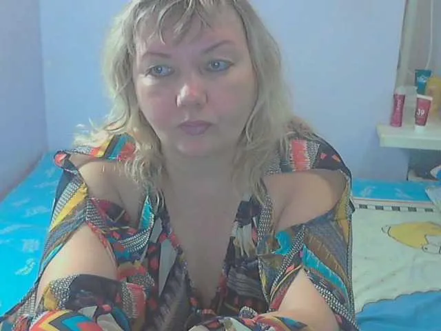 Offline LucyAlexis on BongaCams