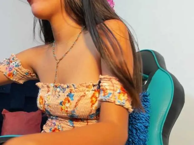 lunajamess — I'm all about good vibes and mutual respect! Nothing kills the mood faster than rudeness, demands, or bad manners. Be kind, be patient, and I promise I'll make it worth your while.