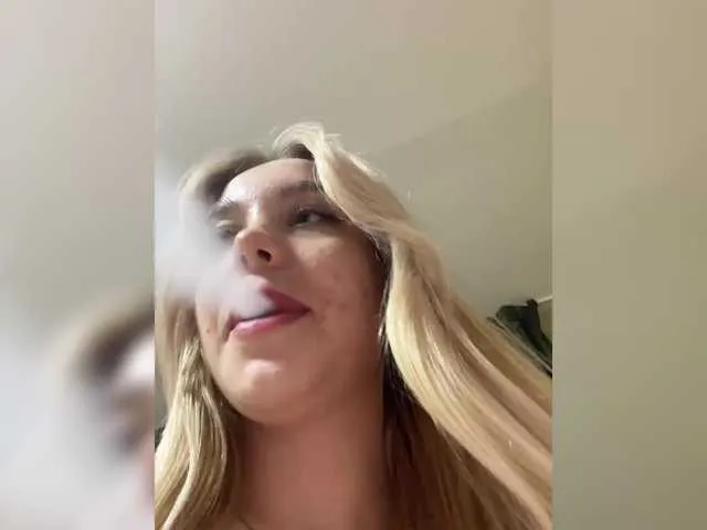 maksisisia — "I'm excited by emotion and passion. I appreciate moments when I can feel connected to a person.'