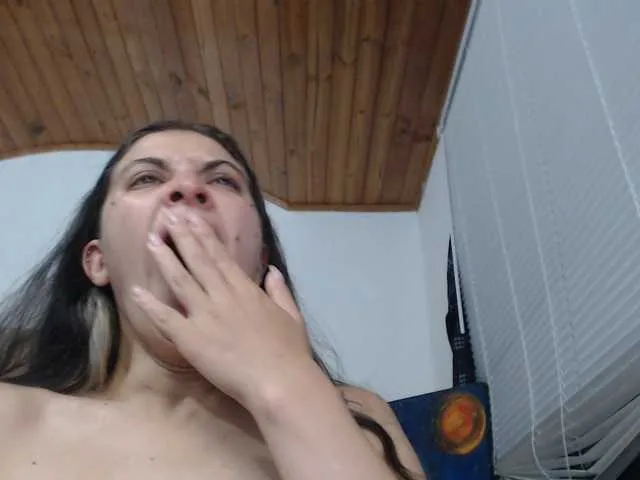 Offline mariecam420 on BongaCams