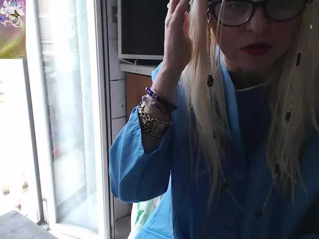 Offline martachatte19 on BongaCams