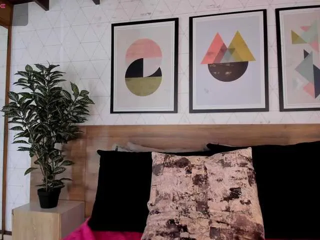 Offline MiaKay on BongaCams