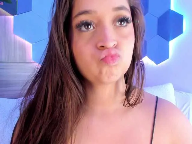 Offline MiaKay on BongaCams