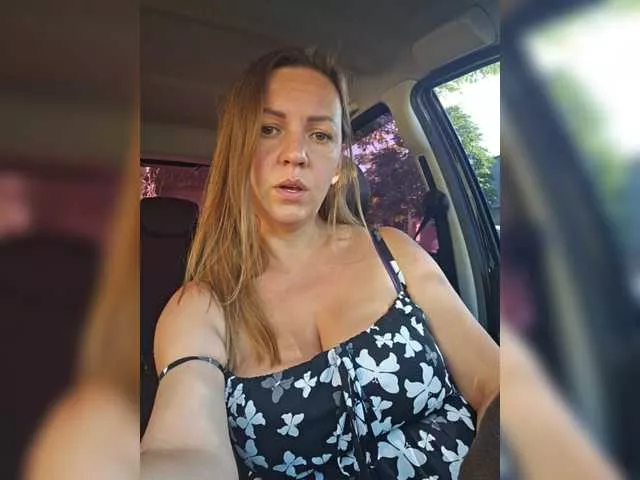 Offline MilaSavory on BongaCams