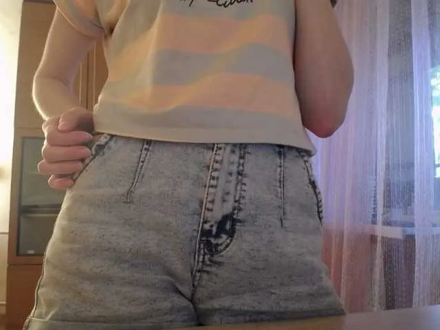 Freechat Mint-Lime on BongaCams