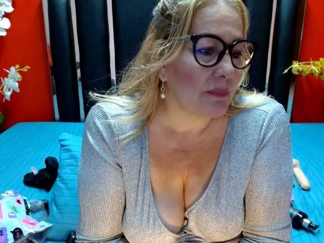 Offline Nayla-Garner on BongaCams