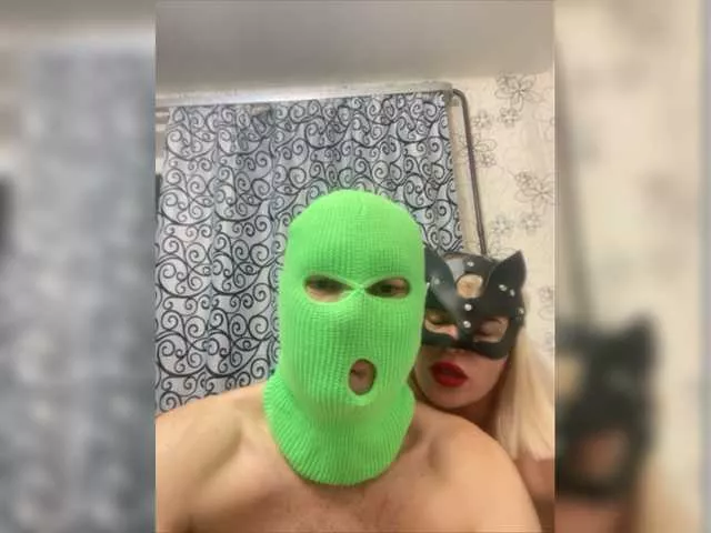 Offline Oyster-lemon on BongaCams