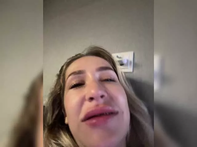 QueenKing on BongaCams