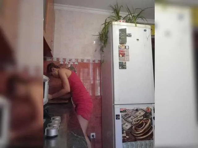 Offline Raisin on BongaCams