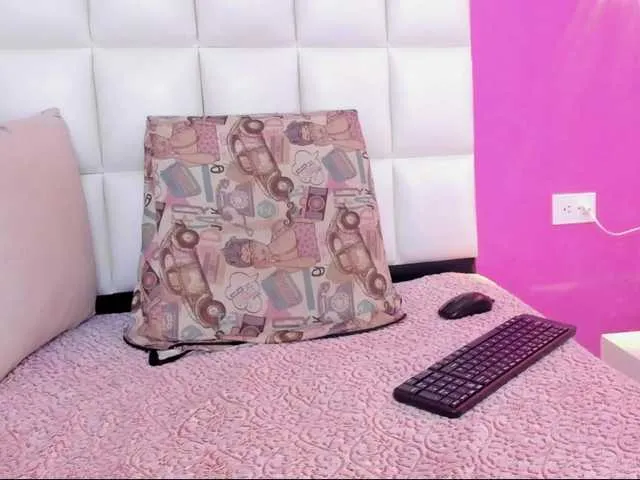 Offline Randy-and-Chanell on BongaCams