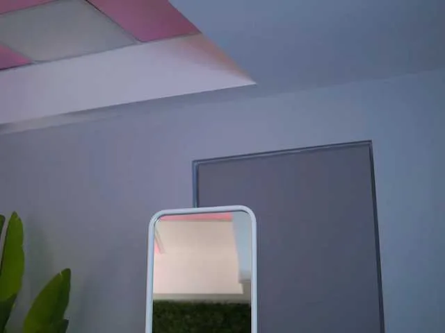 Offline RaquelleVon on BongaCams