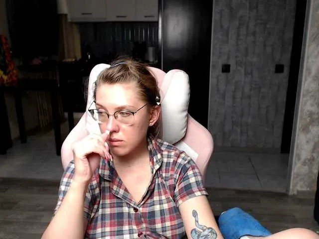 Offline Regimasmile on BongaCams